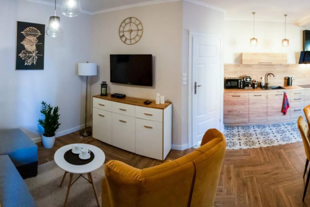 Gold Garden By Rentoom Apartment ทอรูน ภายนอก รูปภาพ