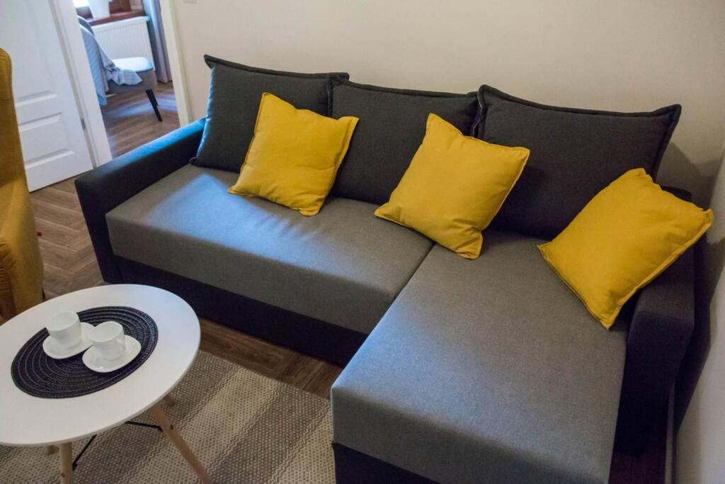 Gold Garden By Rentoom Apartment ทอรูน ภายนอก รูปภาพ